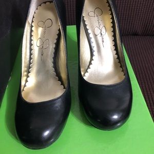 Jessica Simpson Round toe heels in size 5